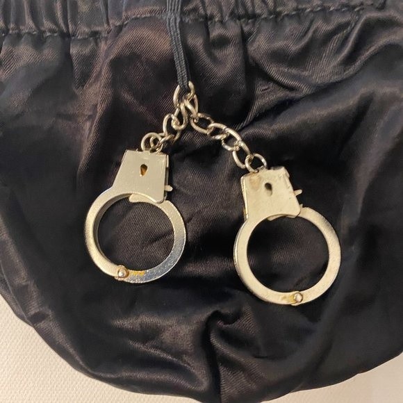 Vintage Men's FREDERICK'S OF HOLLYWOOD Handcuff Satin Black G string - Picture 2 of 8